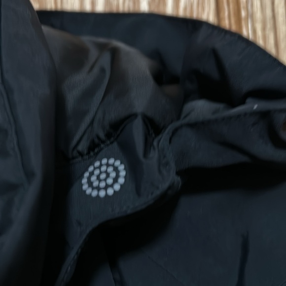 Lands’ End Women’s Winter Squall Jacket. Black. Size Large. (Relaxed Fit) - Picture 8 of 10